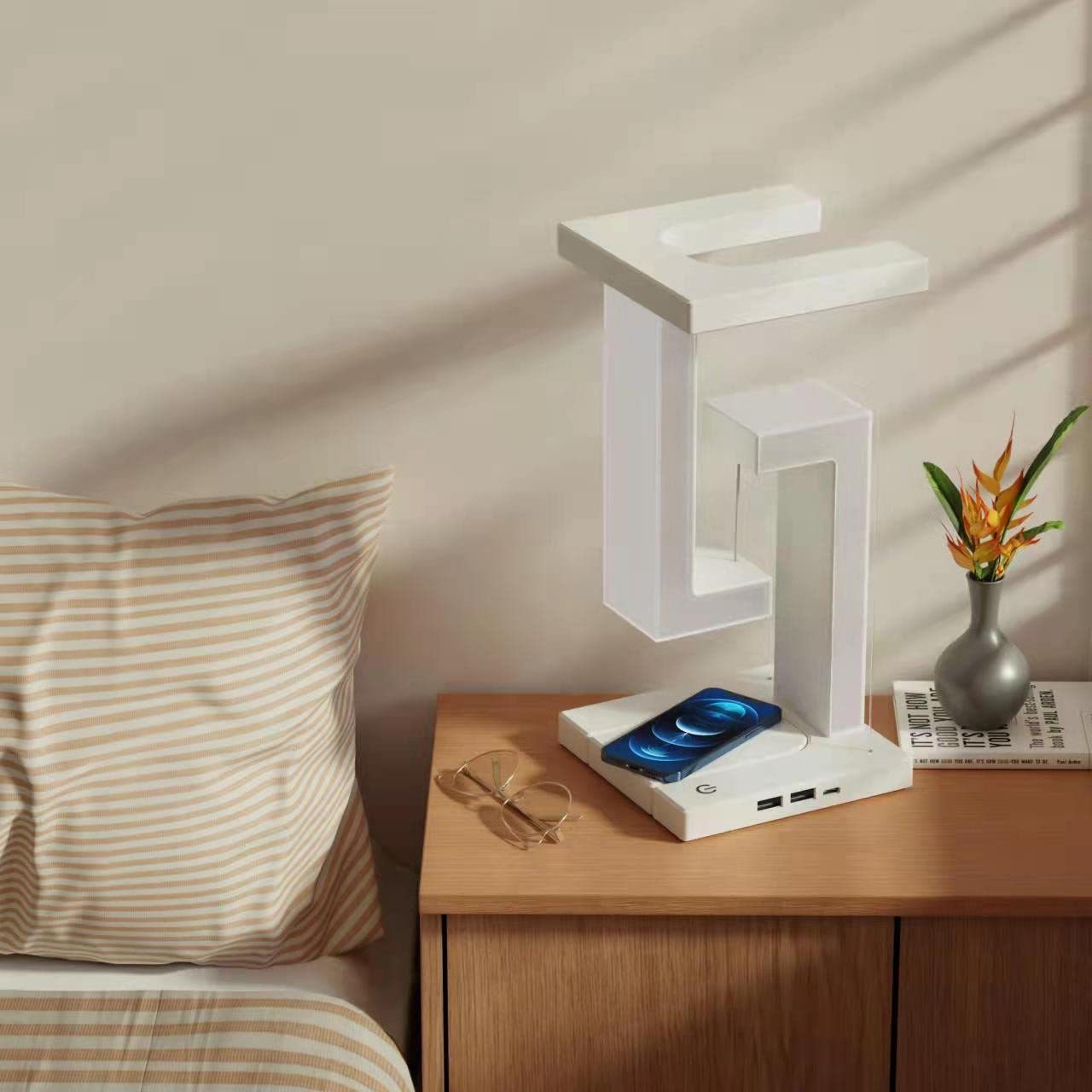 Creative Smartphone Wireless Charging Stand